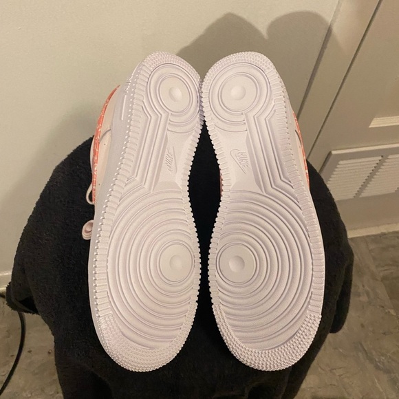 Nike Pink and White Sneakers Air Force 1 - Picture 6 of 6